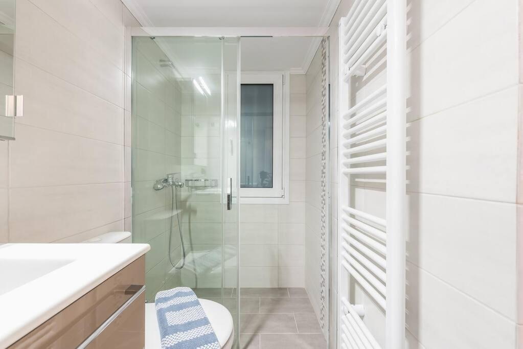Over The Town Urban 1br Apt. 7' To Thiseio Metro