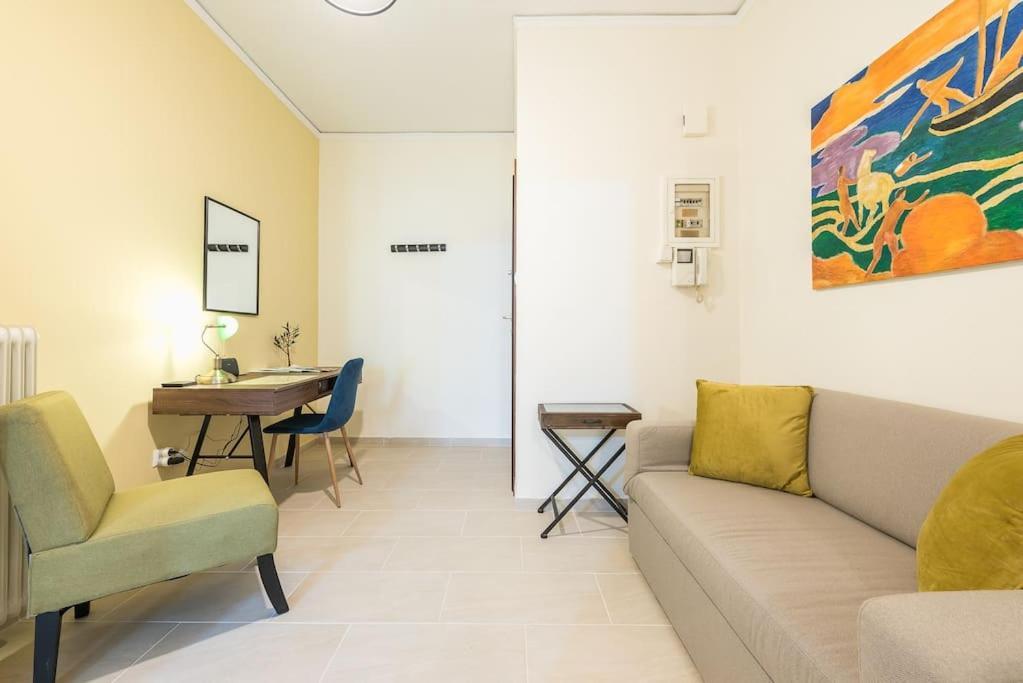 Over The Town Urban 1br Apt. 7' To Thiseio Metro Apartment Athens