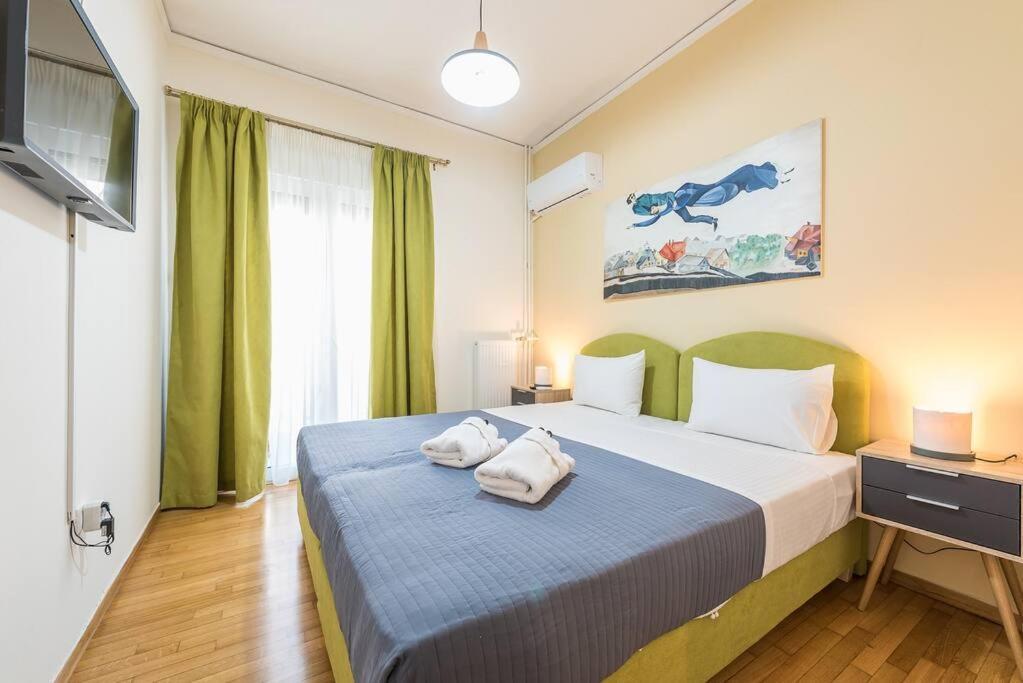 Apartment Over The Town Urban 1br Apt. 7' To Thiseio Metro *