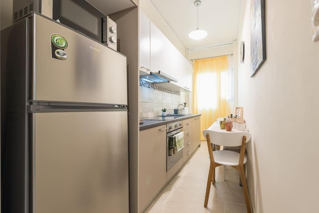 Over The Town Urban 1br Apt. 7' To Thiseio Metro Apartment Athens