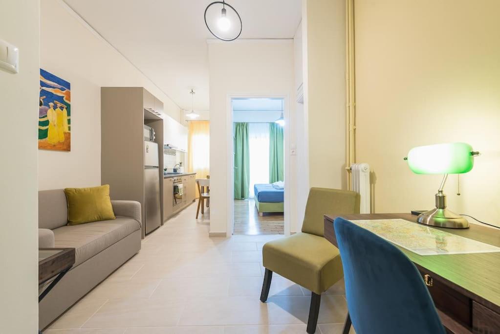 Apartment Over The Town Urban 1br Apt. 7' To Thiseio Metro *